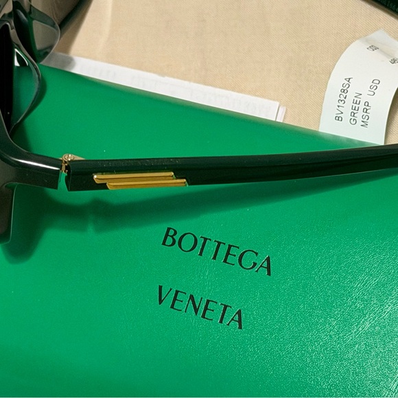 Bottega Veneta Dark Green Sunglasses with Case NWT